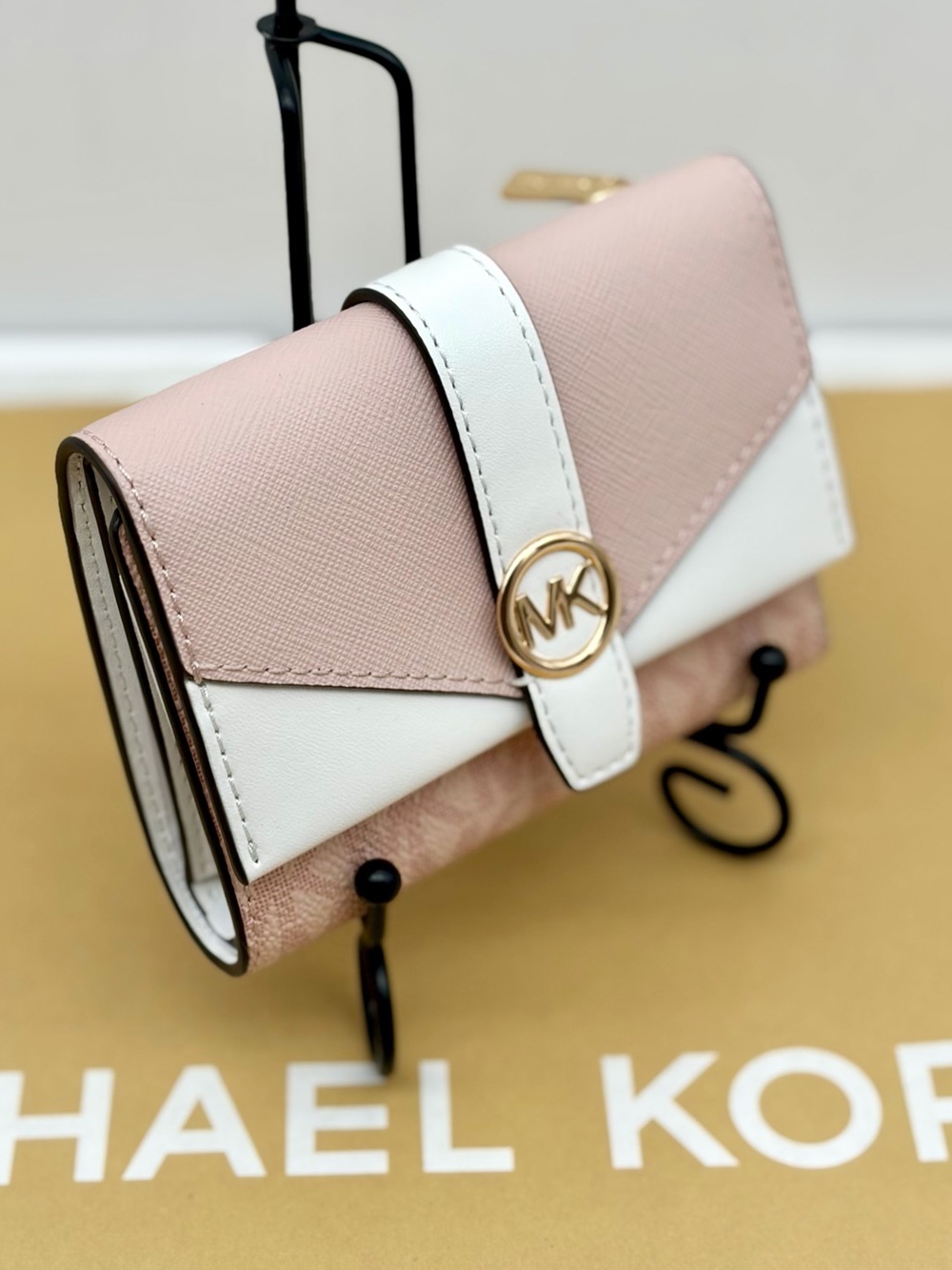 Michael Kors Blush Pink and White MK Signature Compact Wallet - Picture 14 of 16